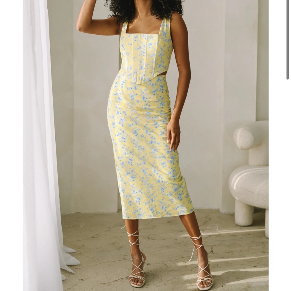 Yellow the label skirt and top set